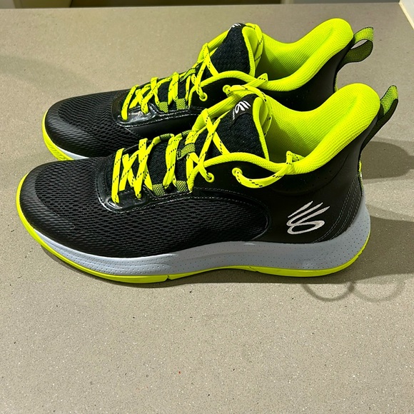 Men’s Size 11.5 Under Armour Steph Curry Collection Basketball Shoes - Picture 1 of 5